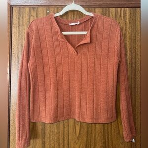 Women’s long sleeve Henley tee